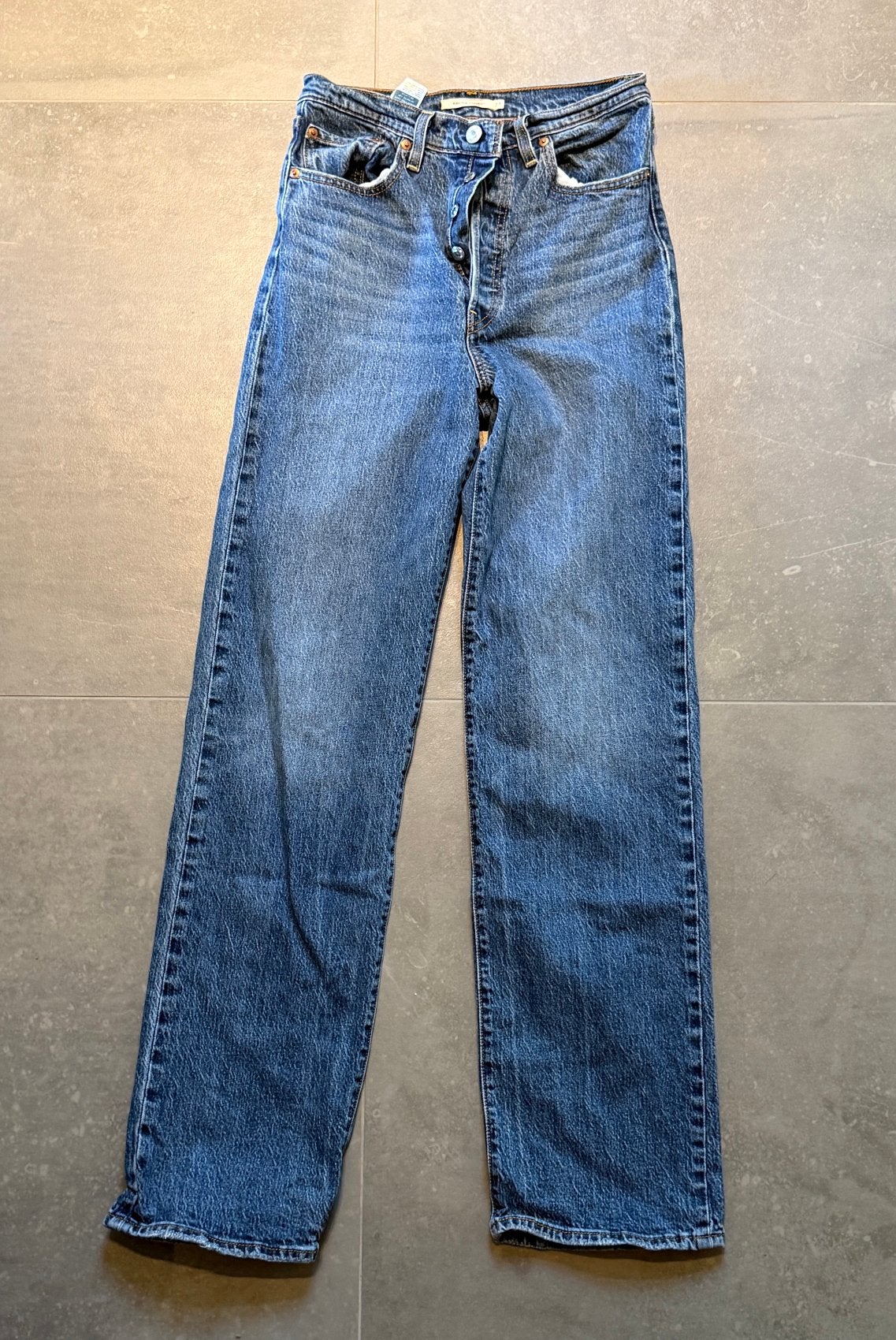Levi’s ribcage W27 L34 donkerblauw, Verzenden, Zo goed als nieuw, Blauw, W27 (confectie 34) of kleiner