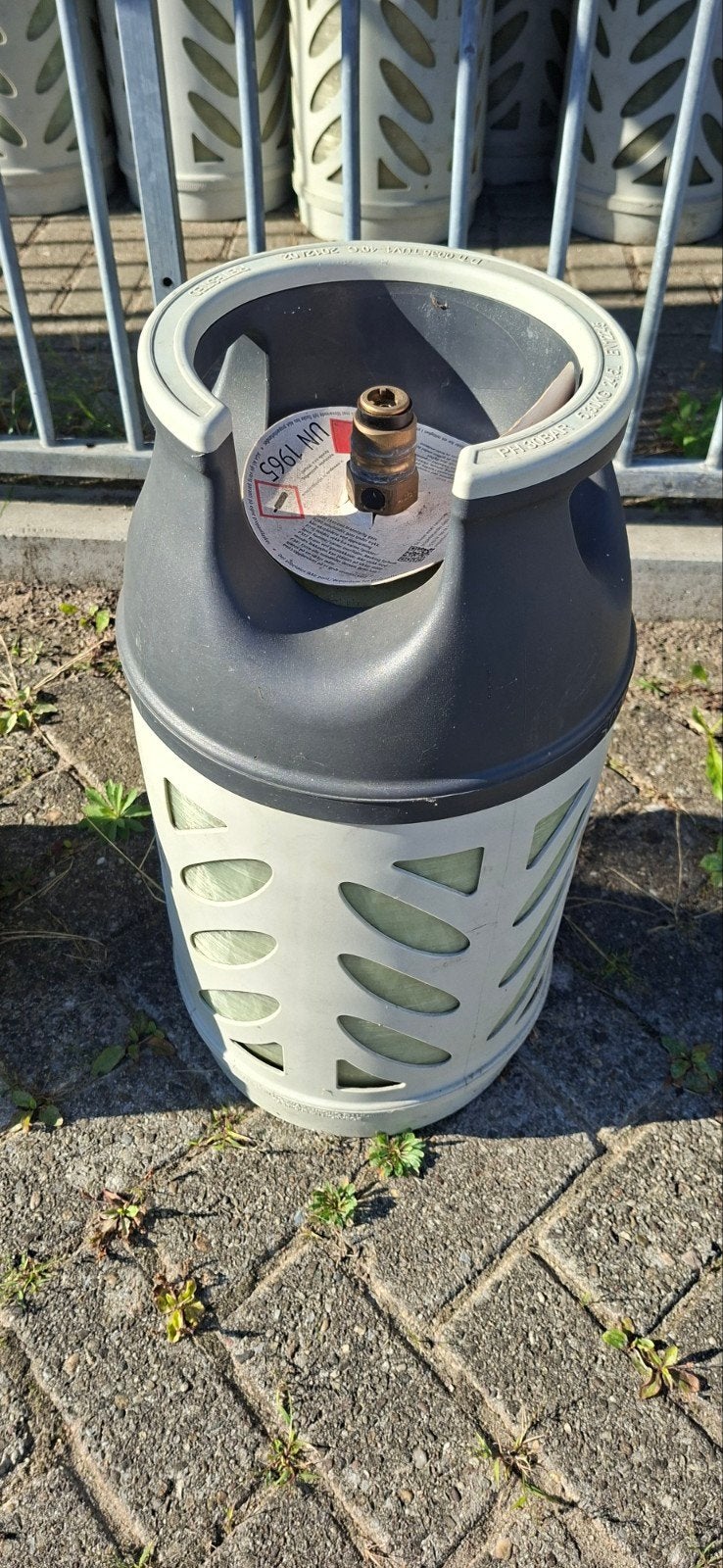 Noorse kunststof gasfles, Ophalen, Gebruikt