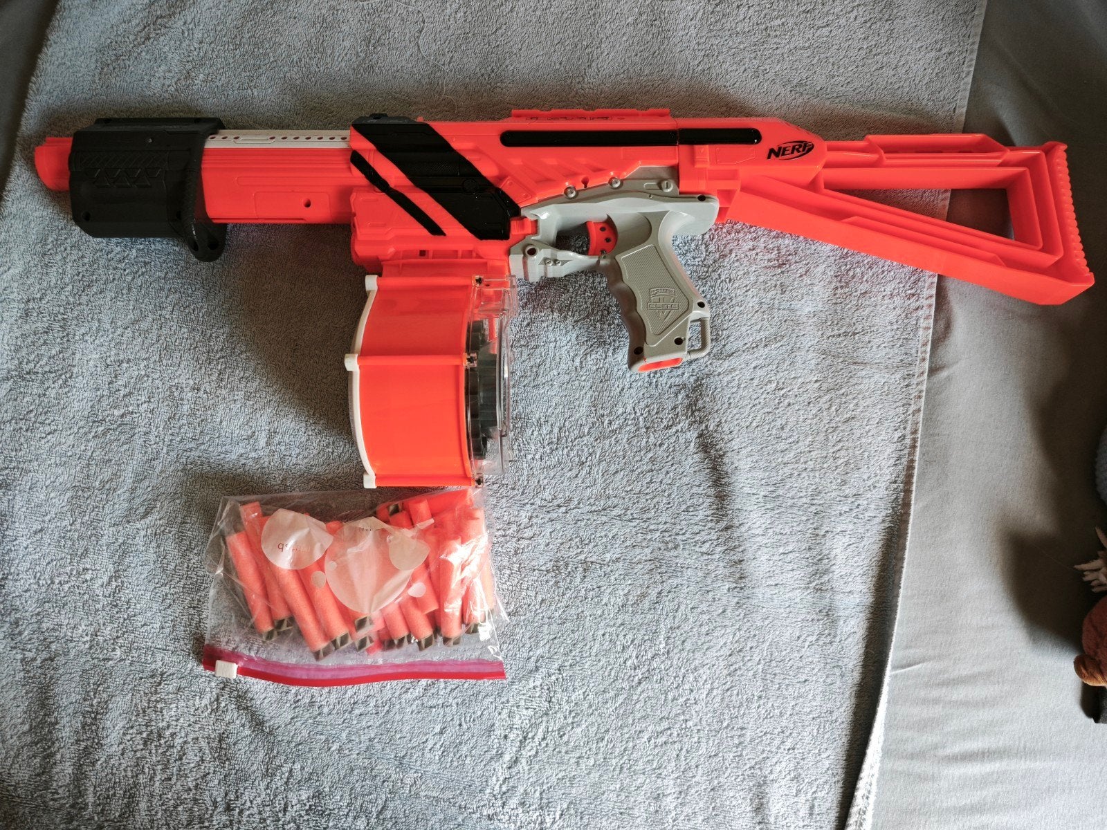 Nerf  accutrooper met pijltjes, Ophalen of Verzenden, Gebruikt