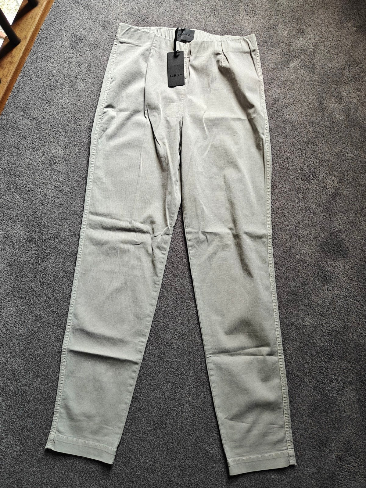 Licht grijze rechte stretch broek Oska, mt 1 (36), Verzenden, Nieuw, Maat 36 (S), Grijs