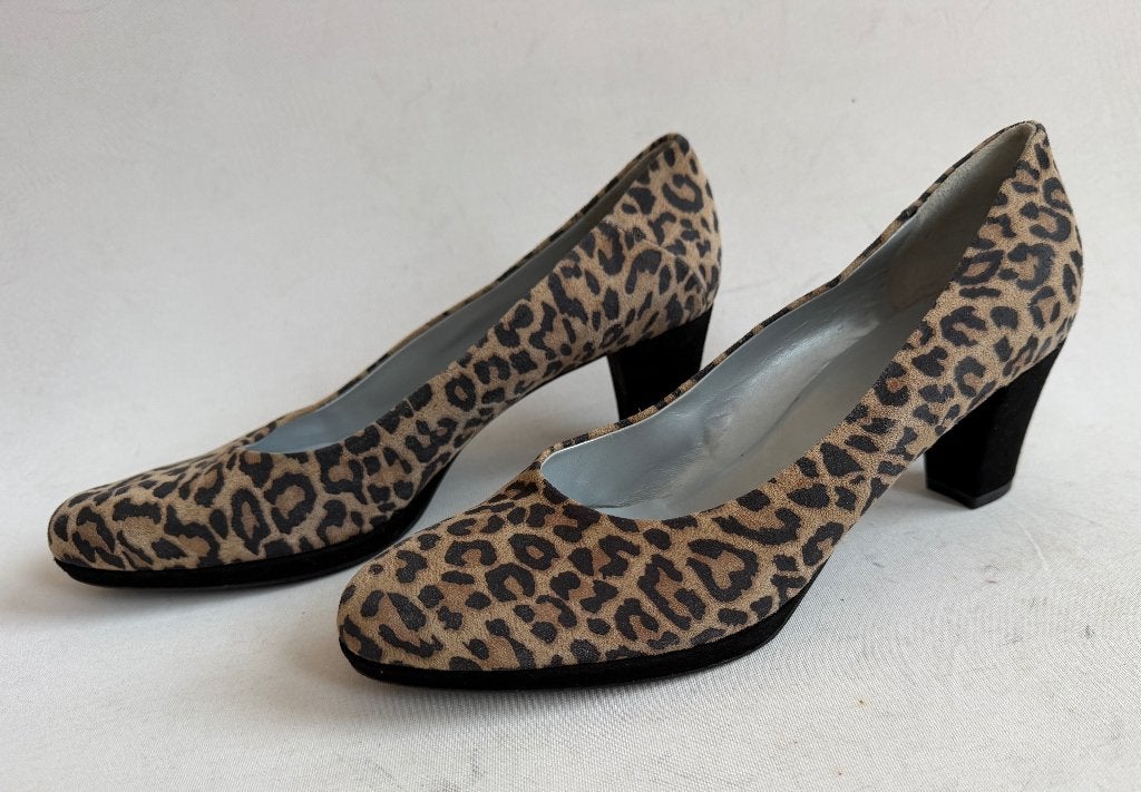 Nieuw! Lilian panter pumps maat 41 suède, Kleding | Dames, Schoenen, Ophalen, Pumps, Lilian, Zwart