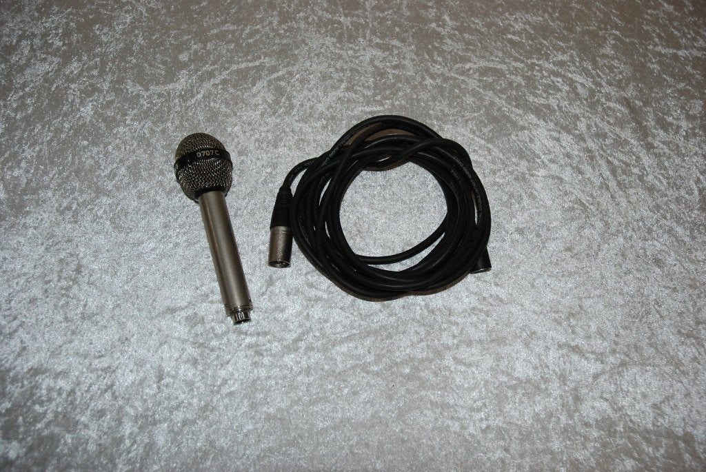 akg mivcrofoon met kabel d707c  <26261654>, Gebruikt, ., Overige instrumenten, Ophalen of Verzenden
