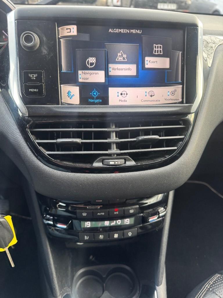 Peugeot 208 1.4 VTi Griffe CLIMA NAVI LEER PDC LMV NAP NETTE, Voorwielaandrijving, Euro 5, Bedrijf, Handgeschakeld