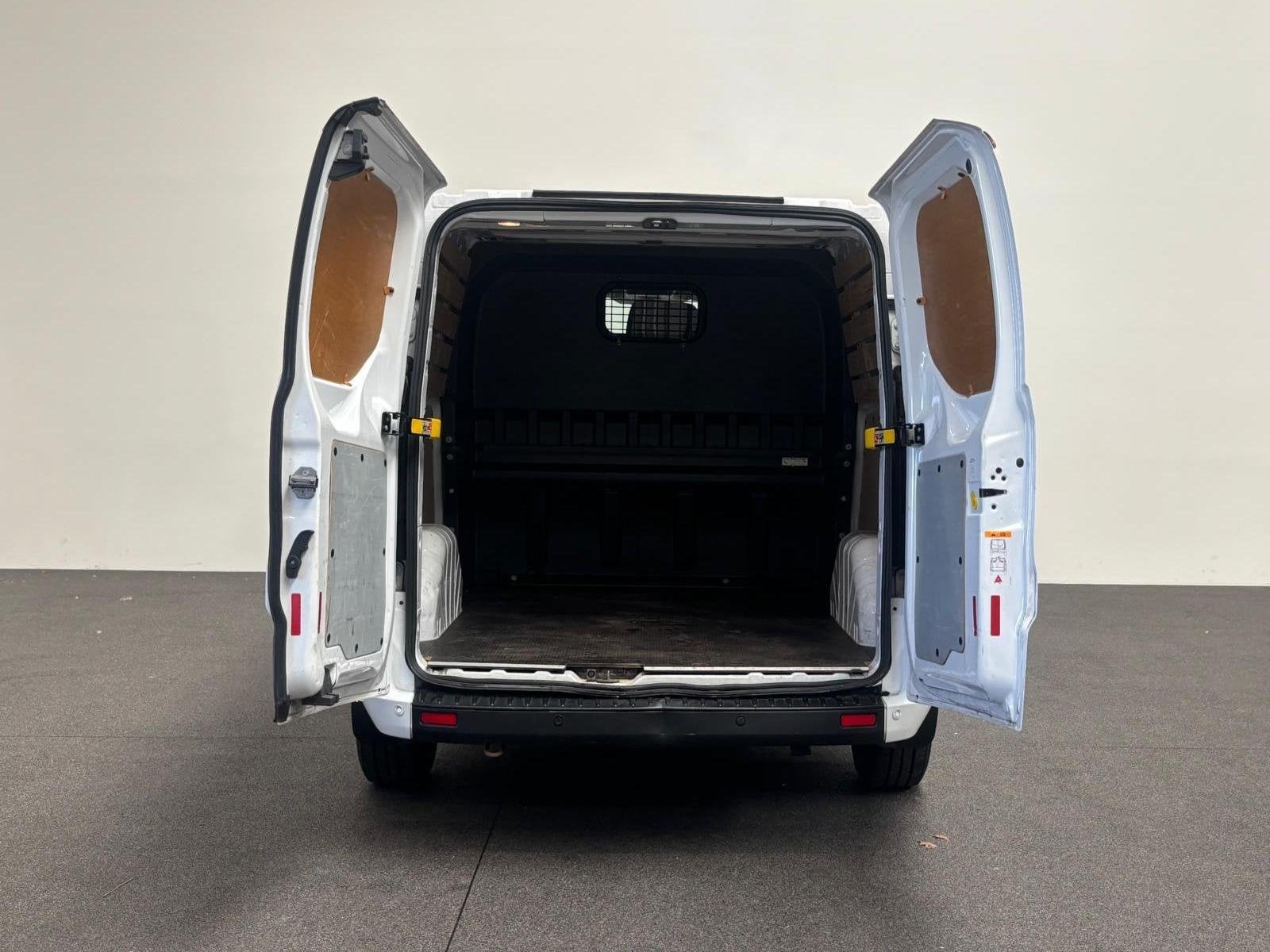 Ford Transit Custom 300 2.0 TDCI L2H1 Trend MHEV Dubbele Cab, Auto diversen, Wit, Ford, Ford Nederland B.V., Stroombaan 16
1181 VX  Amsterdam, NL