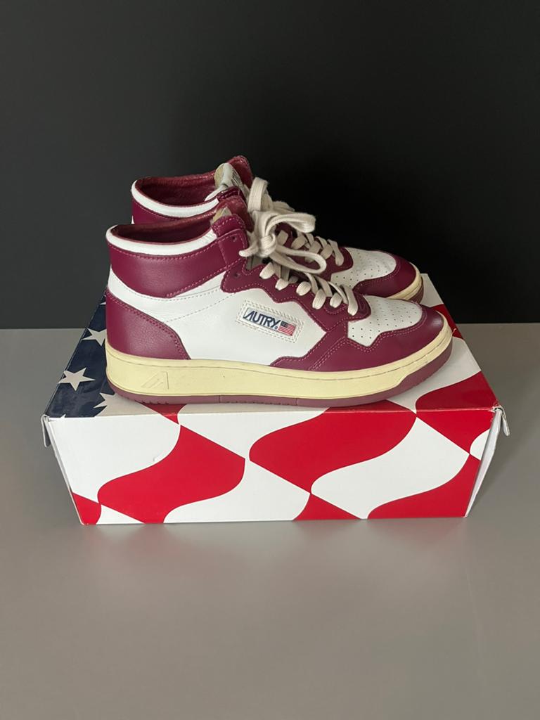 Nieuwstaat! Autry sneakers Bordeaux rood wit mt 40, Nieuw, Ophalen of Verzenden, Sneakers of Gympen, Rood