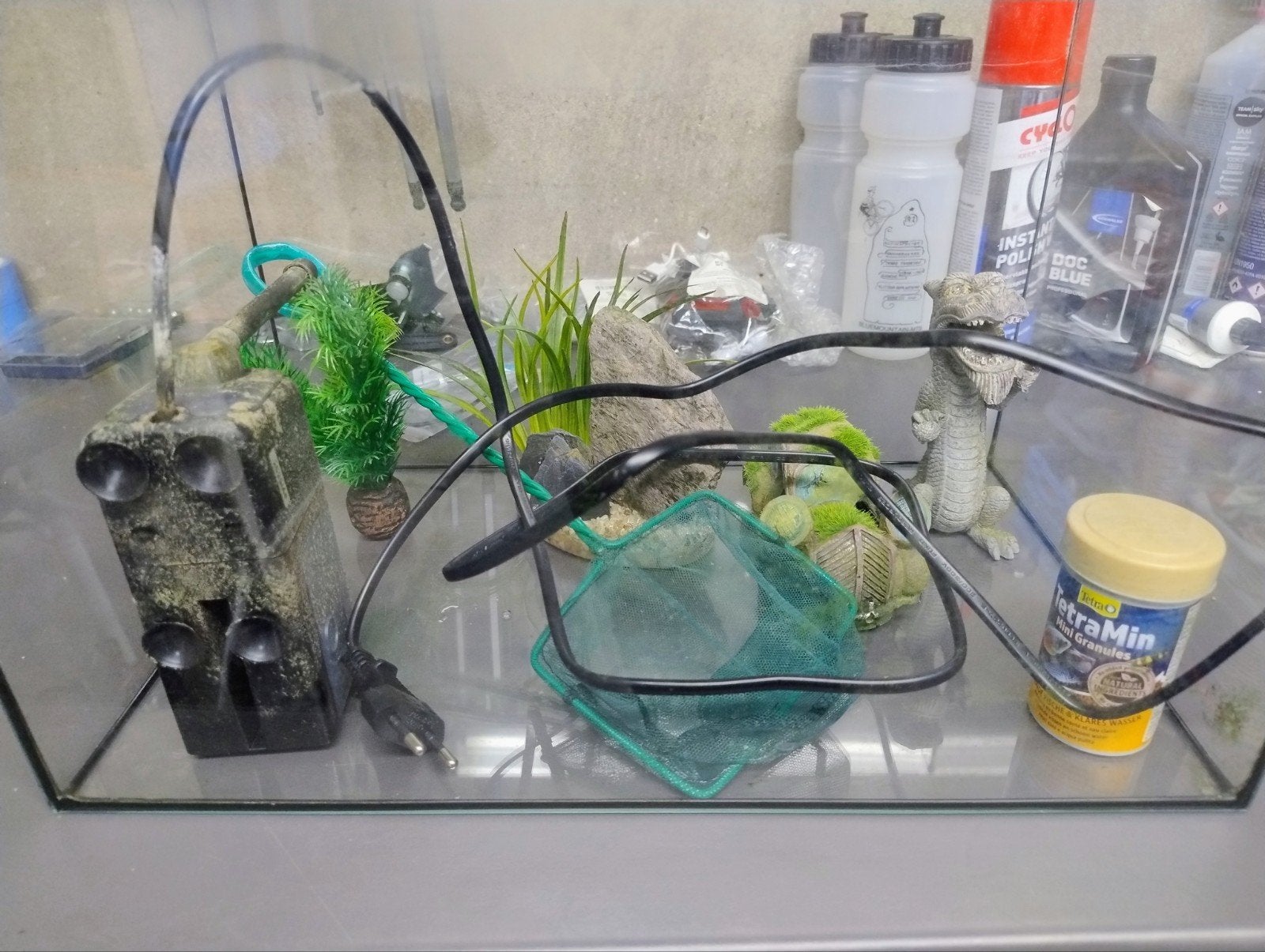 Aquarium met accessoires pomp en voer, Dieren en Toebehoren, Ophalen, Inclusief planten, Gebruikt, Leeg aquarium
