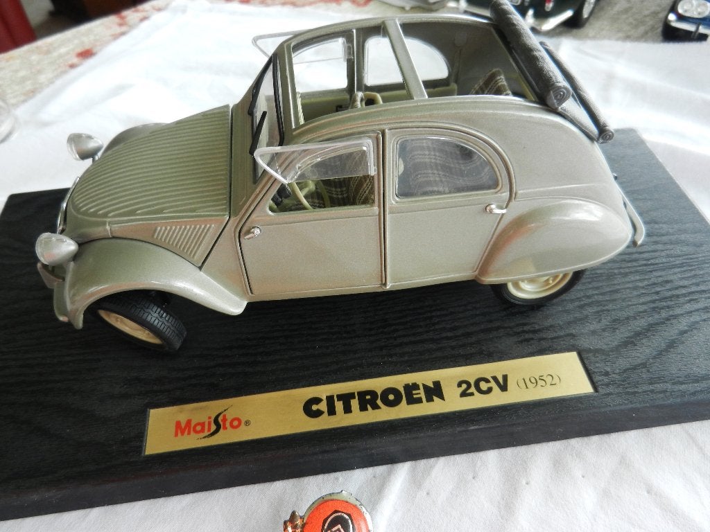 Maisto  Citroen 2 CV Spider 1932, Ophalen of Verzenden, Zo goed als nieuw