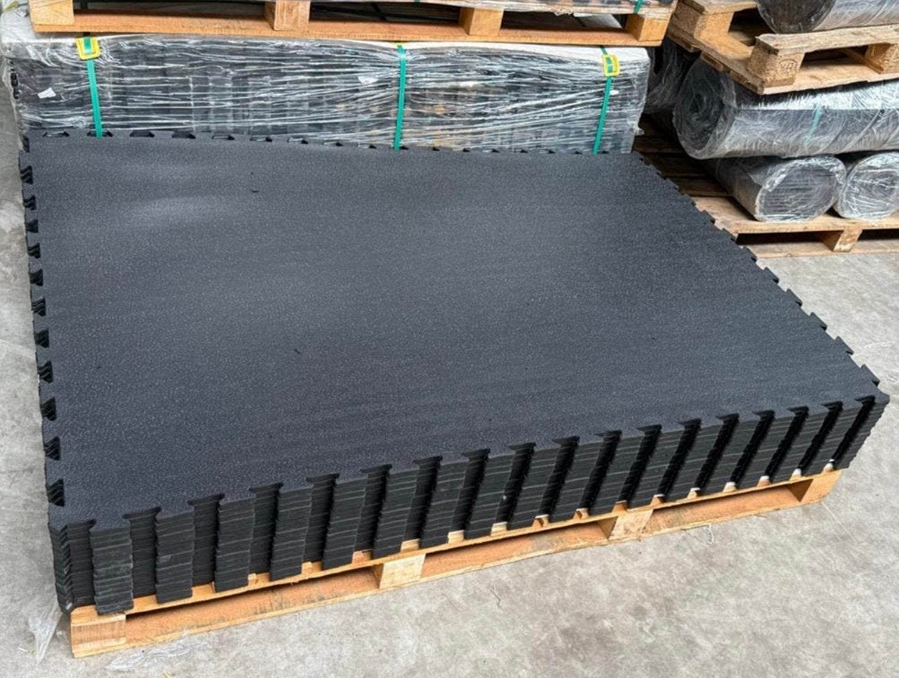 Nieuwe stalmatten puzzelsysteem 183 x 122, Stalling, 4 paarden of pony's of meer