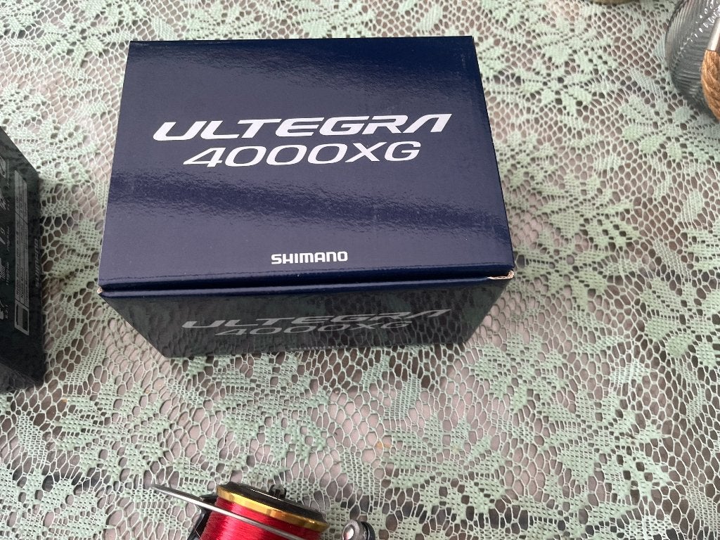 adv 930 / ZGAN 2 x SHIMANO ULTREGA 4000 molens, Watersport en Boten, Hengelsport | Algemeen, Ophalen of Verzenden, Nieuw, Molen