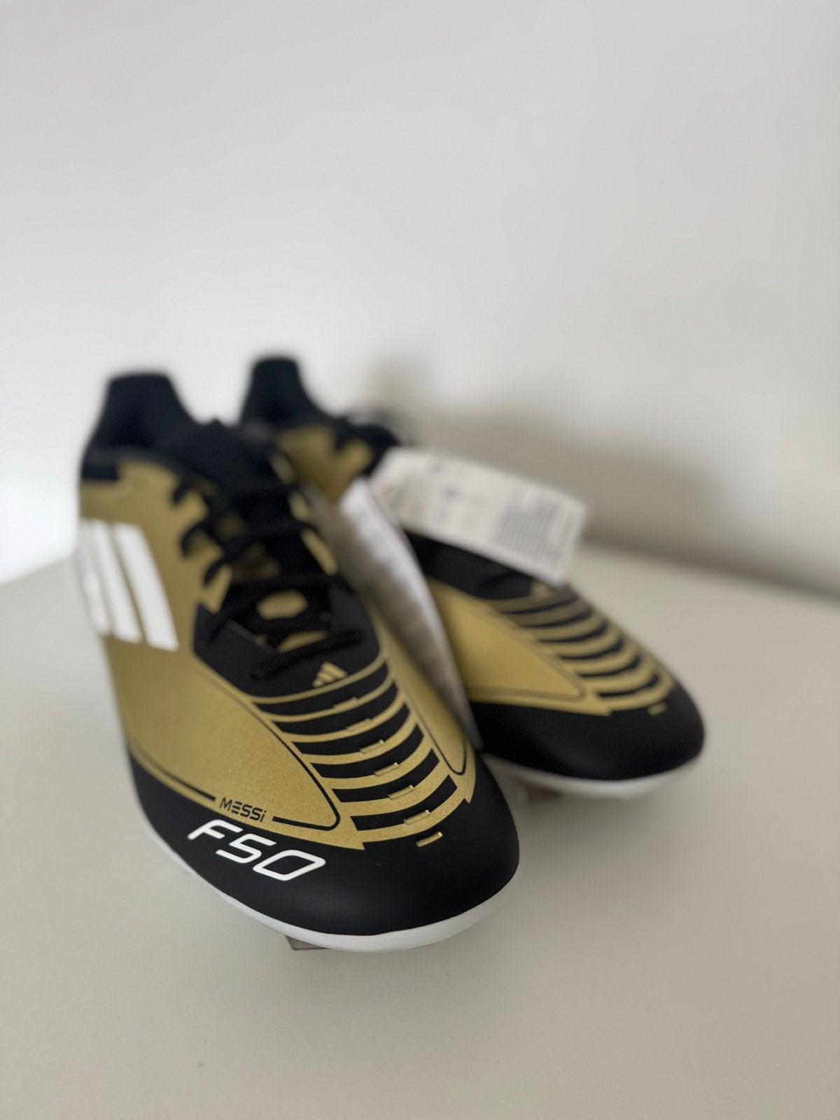 Adidas Messi F50 Voetbalschoenen - Nieuw, Maat XS of kleiner, Schoenen, Nieuw, Ophalen of Verzenden