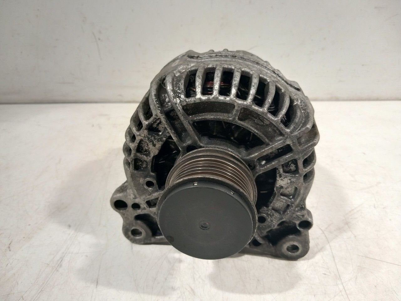 Dynamo Volkswagen Caddy, Onderdelen@venauto.nl, Van der Ven Autorecycling B.V., Gebruikt, Ettenseweg 76, 4706 PB Roosendaal, The Netherlands
