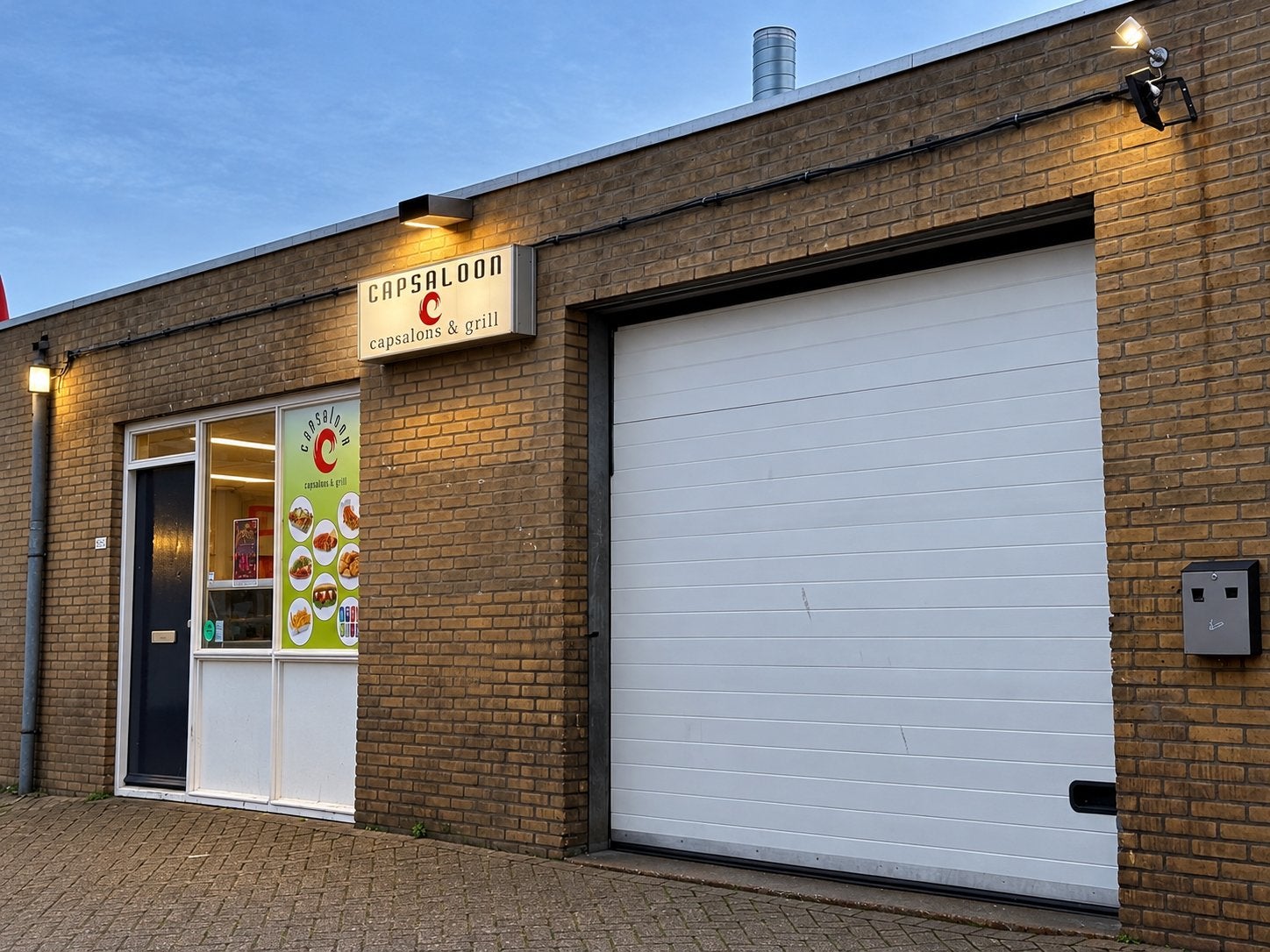 TER OVERNAME: Capsaloon Almere-Goedlopende horecazaak€85.000, Ophalen of Verzenden