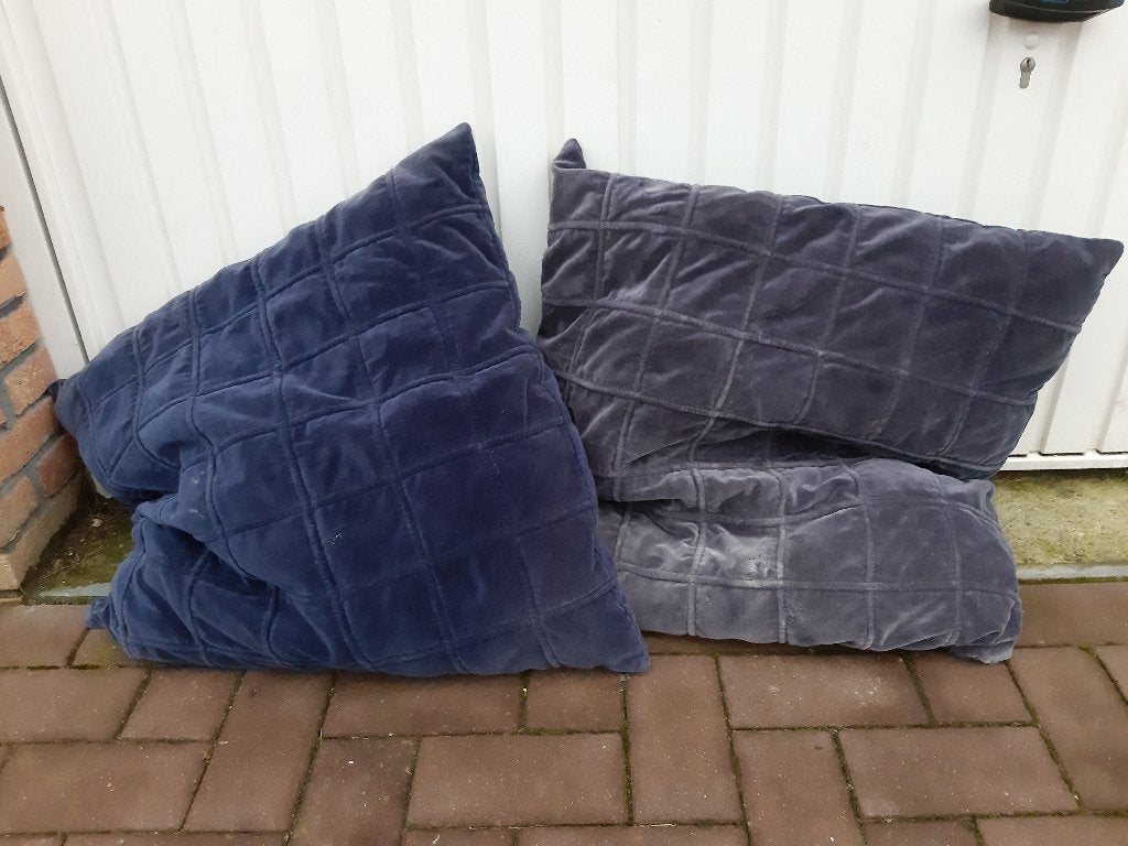 2 grote kussens 65 cm x 65 cm, Blauw, Vierkant, Ophalen of Verzenden, Zo goed als nieuw