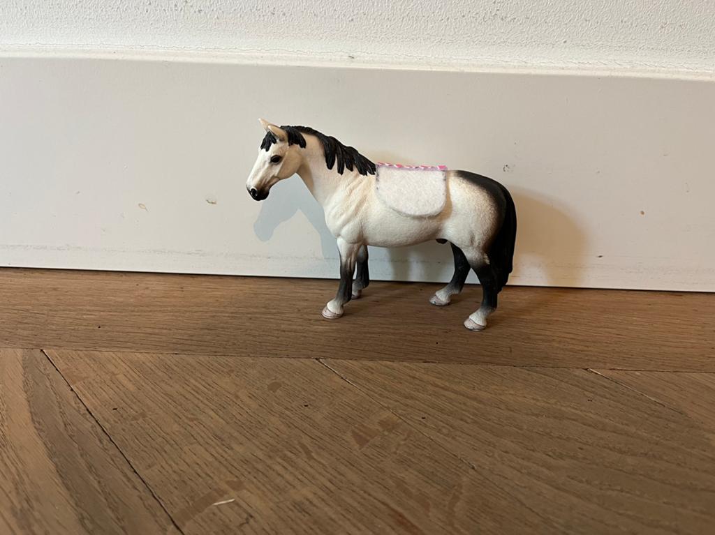 Schleich dekje ZONDER PAARD, Ophalen of Verzenden, Zo goed als nieuw, Paard, Beeldje of Figuurtje