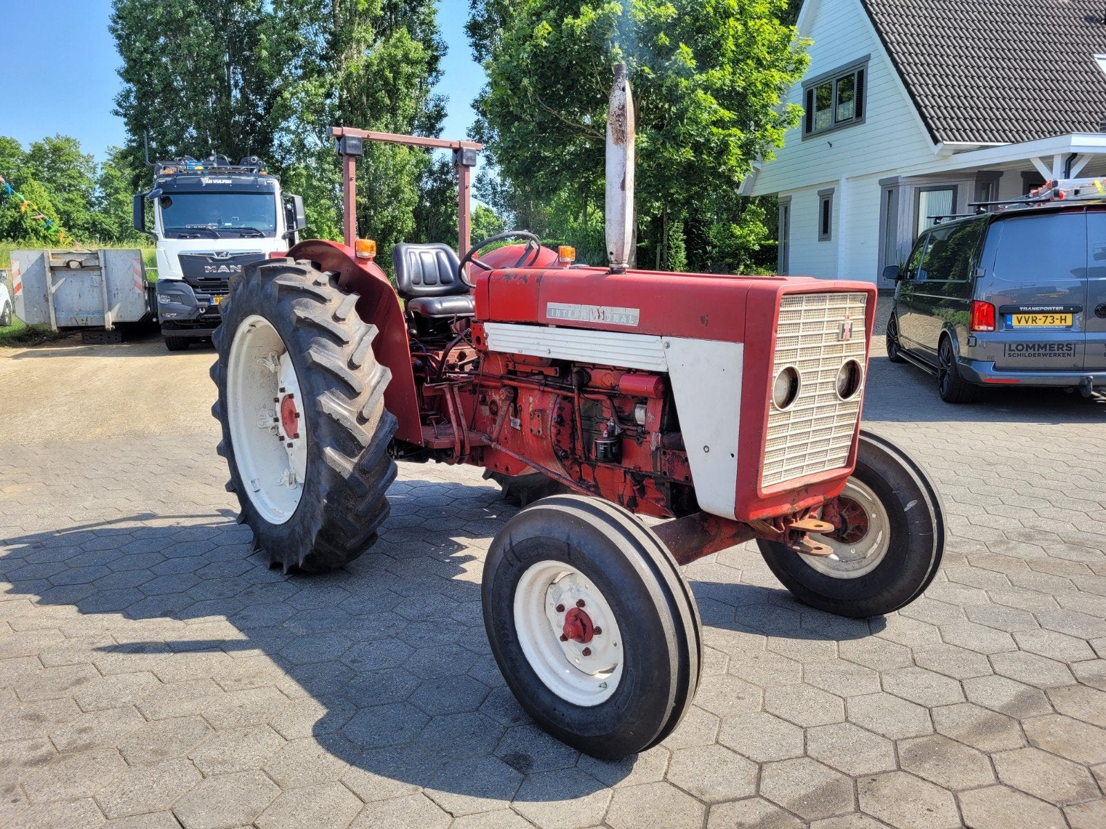 International 724, Zakelijke goederen, Agrarisch | Tractoren, Case IH, tot 80 Pk, Gebruikt, Ophalen of Verzenden