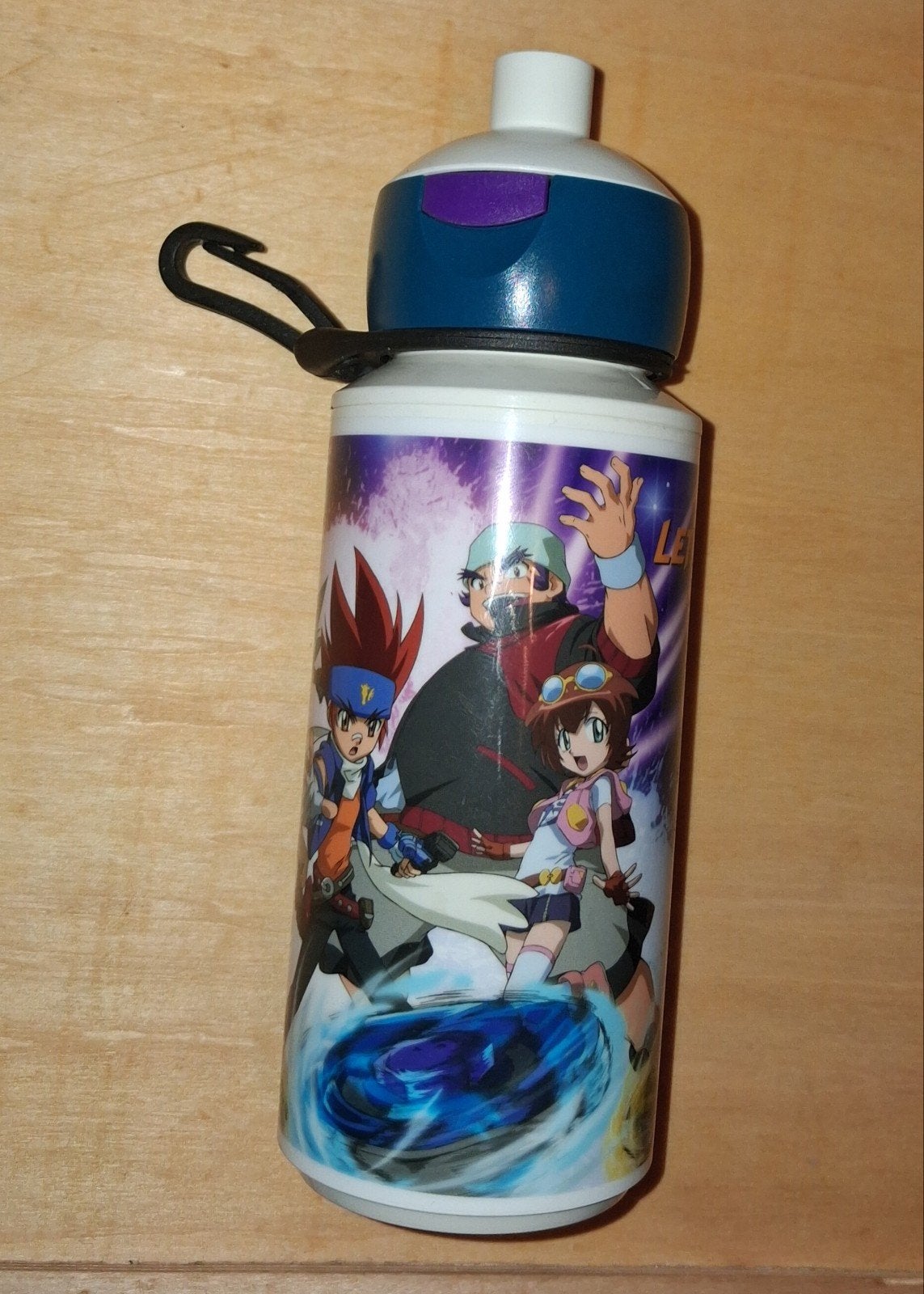 Beyblade schoolbeker met een pop-up drinktuit., Ophalen of Verzenden, Nieuw