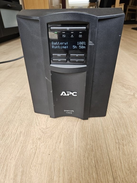 APC UPS SMT1000i met originele RBC7 accu, Ophalen, Gebruikt