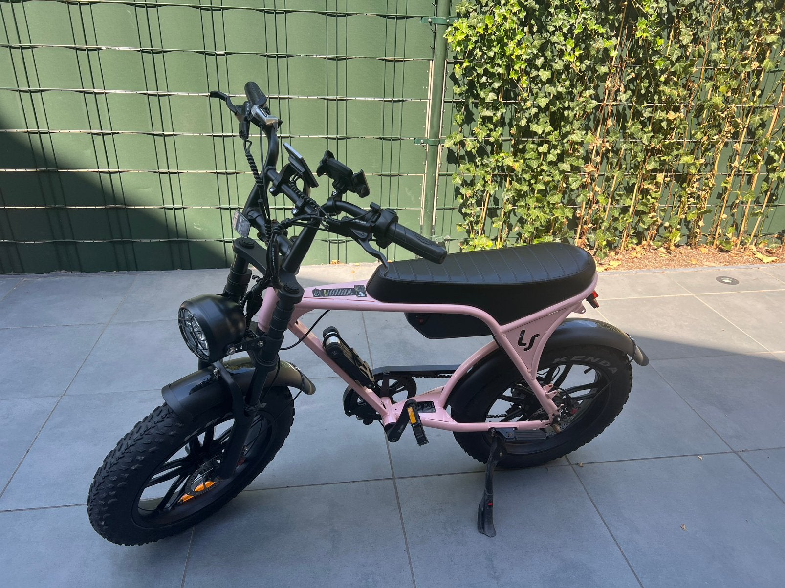 Fatbike, La Souris e father, roze, Minder dan 30 km per accu, Zo goed als nieuw, 59 cm of meer, Ophalen