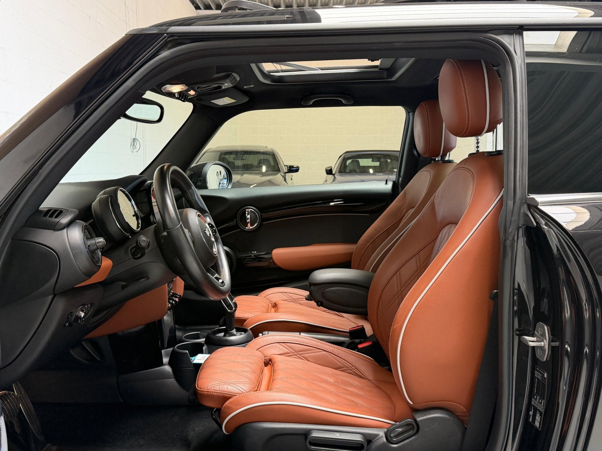 Mini Mini 1.5 Cooper John Cooper Works - PANO - LEDER, Auto's, Dealer onderhouden, 136 pk, Gebruikt, 4 stoelen