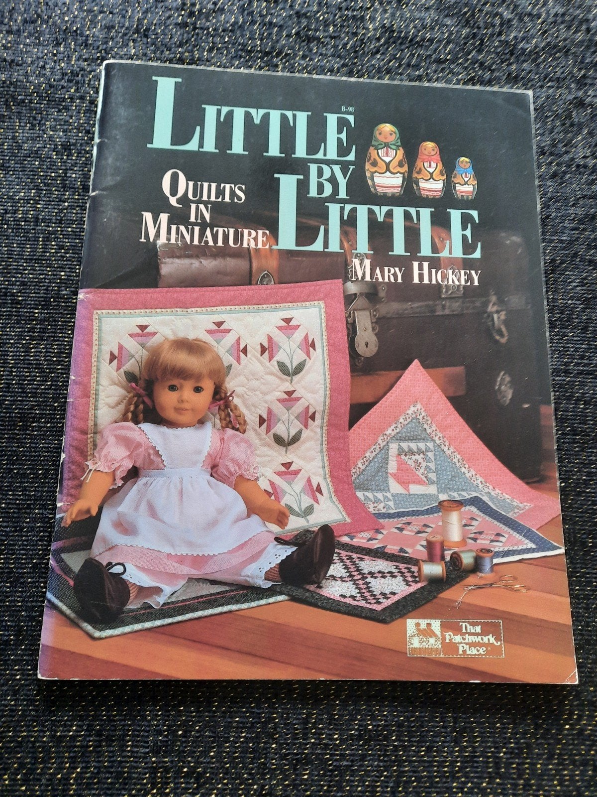 Little by Little: Quilts in Miniature - Mary Hickey (64 blz), Ophalen of Verzenden, Zo goed als nieuw, Borduren en Naaien, Mary Hickey
