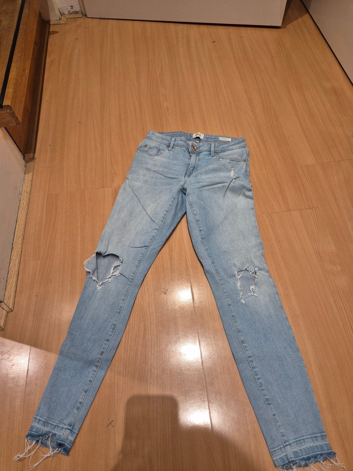 Gratis af te halen: ONLY Skinny Jeans met gaten (W29/L32), Blauw, Ophalen of Verzenden, ONLY, W28 - W29 (confectie 36)