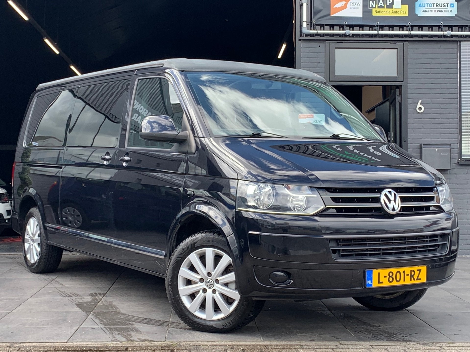 Volkswagen MULTIVAN |Camper|Trekhaak|D.riem vv|Leder|Cruise, Automaat, Euro 5, Gebruikt, Zwart