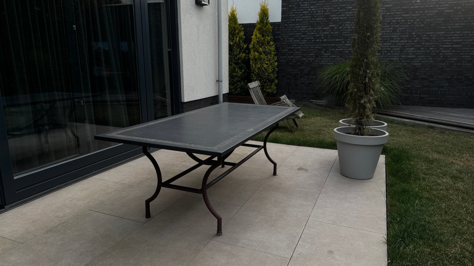 Stijlvolle tuintafel natuursteen met metalen onderstel, Ophalen, Gebruikt, Rechthoekig, Metaal