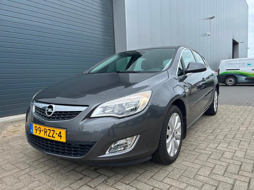 Opel Astra 1.4 Turbo Cosmo NAVI CLIMA NAP PDC, Auto's, Voorwielaandrijving, Euro 5, Gebruikt, 680 kg