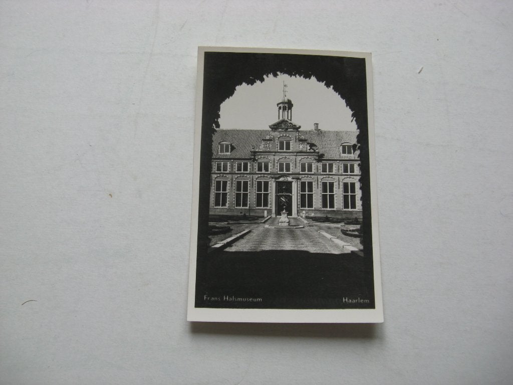 Haarlem Frans Halsmuseum  Ongelopen ansichtkaart zwart wit, Ophalen of Verzenden, Voor 1920, Noord-Holland