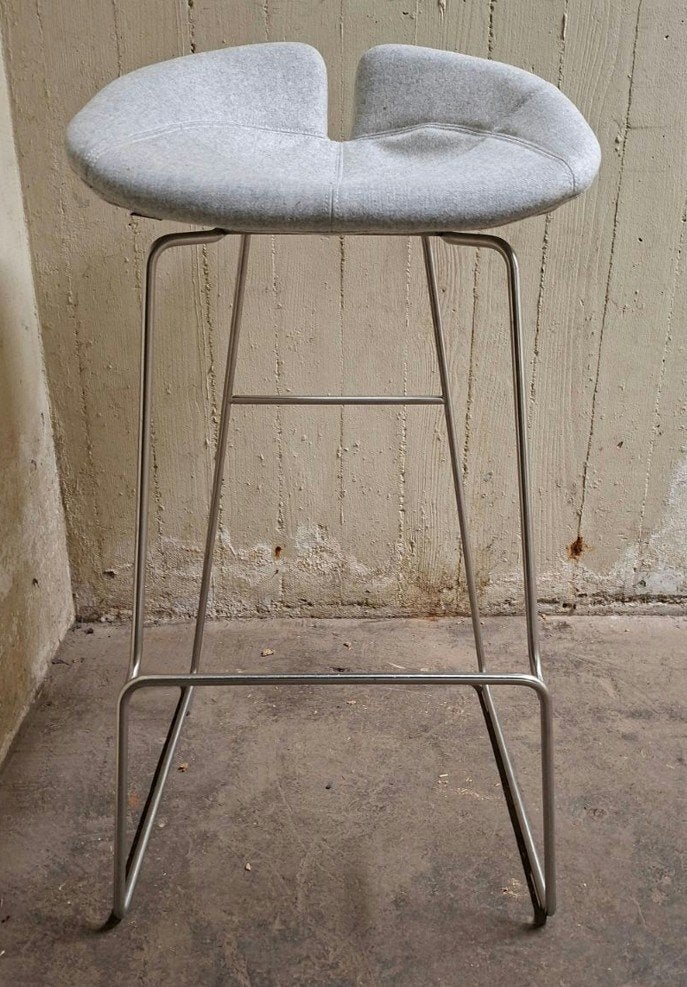 2x Moroso Fjord kruk Grijs Gebruikt, Huis en Inrichting, Ophalen of Verzenden, Gebruikt, Staal
