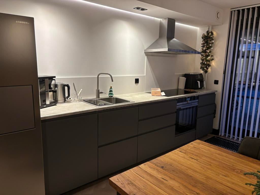 IKEA Keuken met Siemens en AEG apparatuur, Huis en Inrichting, Ophalen, Enkelwandige keuken, Zo goed als nieuw, Kunststof