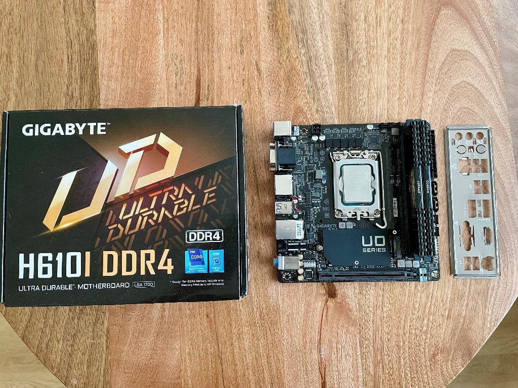 UpgradeSet Intel i5-14500T/Gigabyte H610I ITX/64GB DDR4 RAM, LGA 1700, DDR4, Ophalen of Verzenden, Zo goed als nieuw