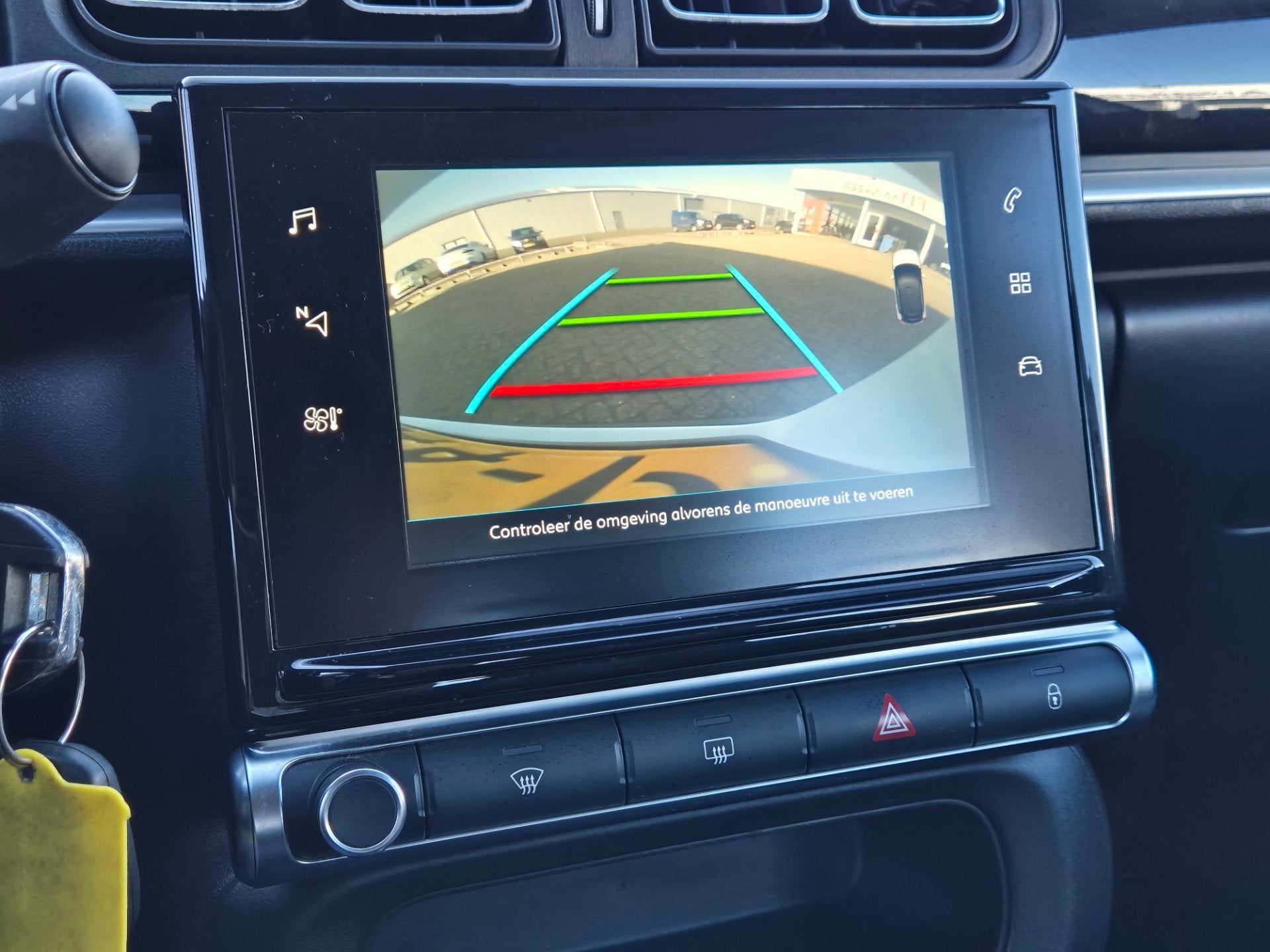 Foto 15 van Citroen C3 1.2 PureTech Shine New D-Riem Camera Carplay Stoe