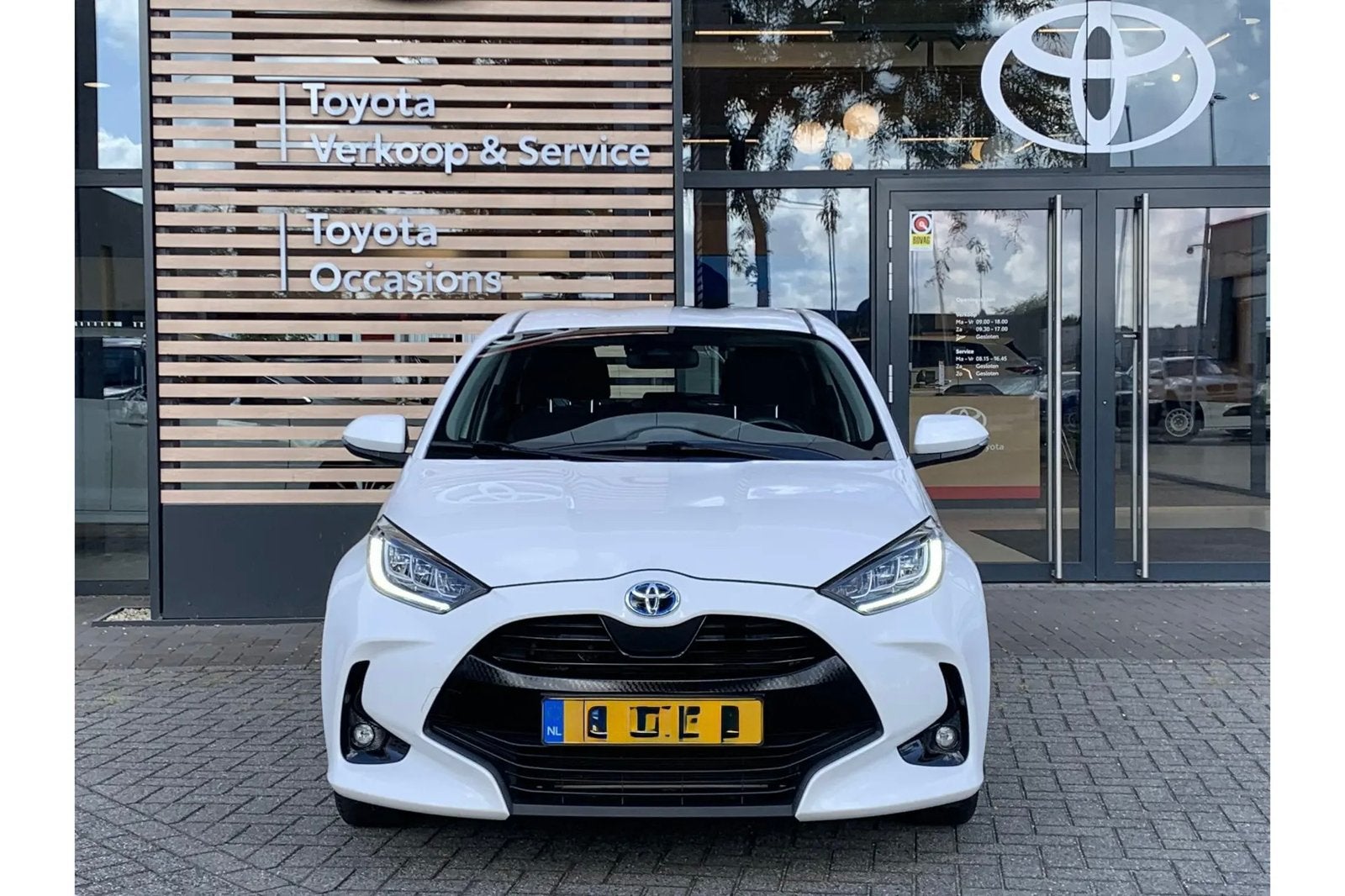 Gevraagd voorkop toyota yaris 1.5 hybrid, Ophalen of Verzenden, Toyota, Bumper