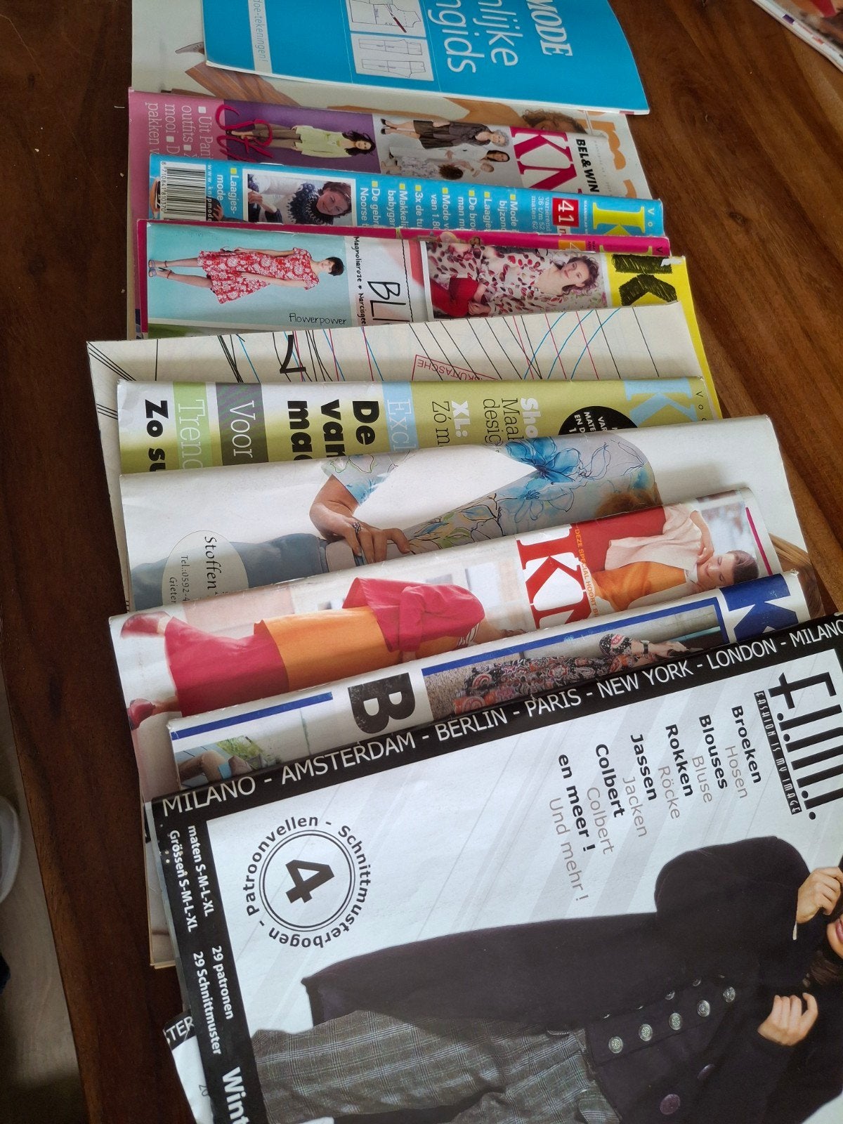 11 Knipmode/Burda tijdschriften begin 2000 - zomer/winter, Hobby en Vrije tijd, Kledingpatronen, Ophalen of Verzenden, Vrouw, Knipmode