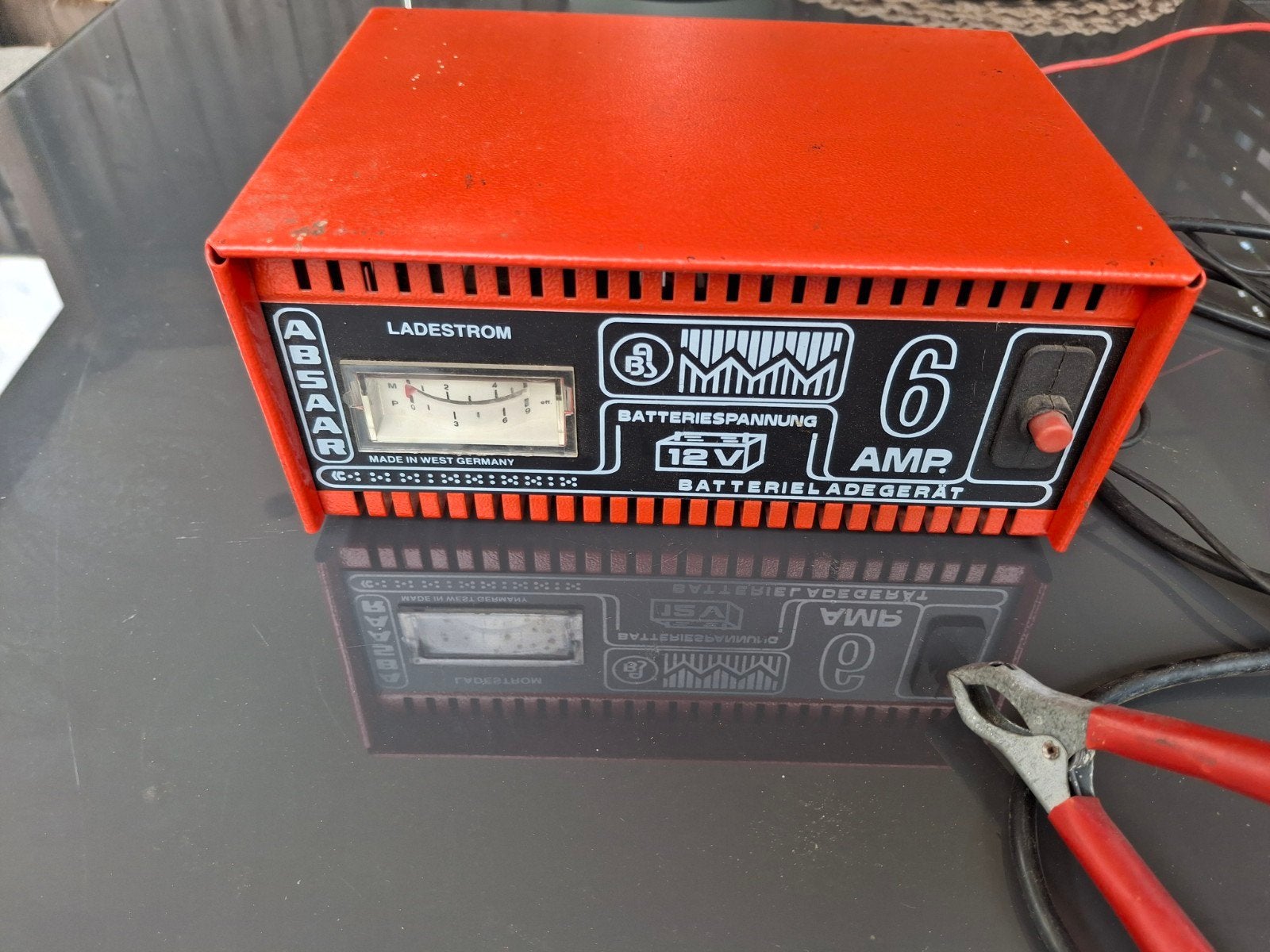 Absaar Ladestrom Batterijlader 12V 6 Ampere, Ophalen, Gebruikt, Universele onderdelen