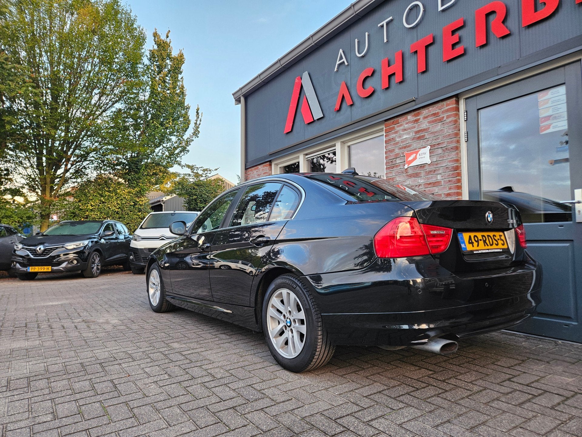 BMW 3-serie 318i Corporate Lease Business Line Xenon! Airco/, Auto's, Euro 5, 4 cilinders, Zwart, Origineel Nederlands