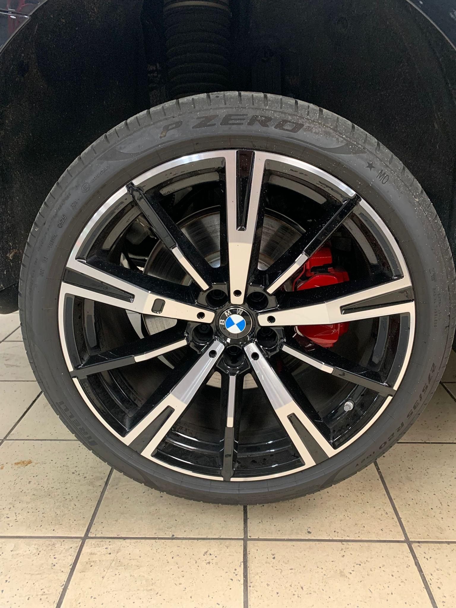 20" Orig BMW Styl 938M I5 G60 G61 Velgen pirelli Banden, Gebruikt, -, -, Banden en Velgen