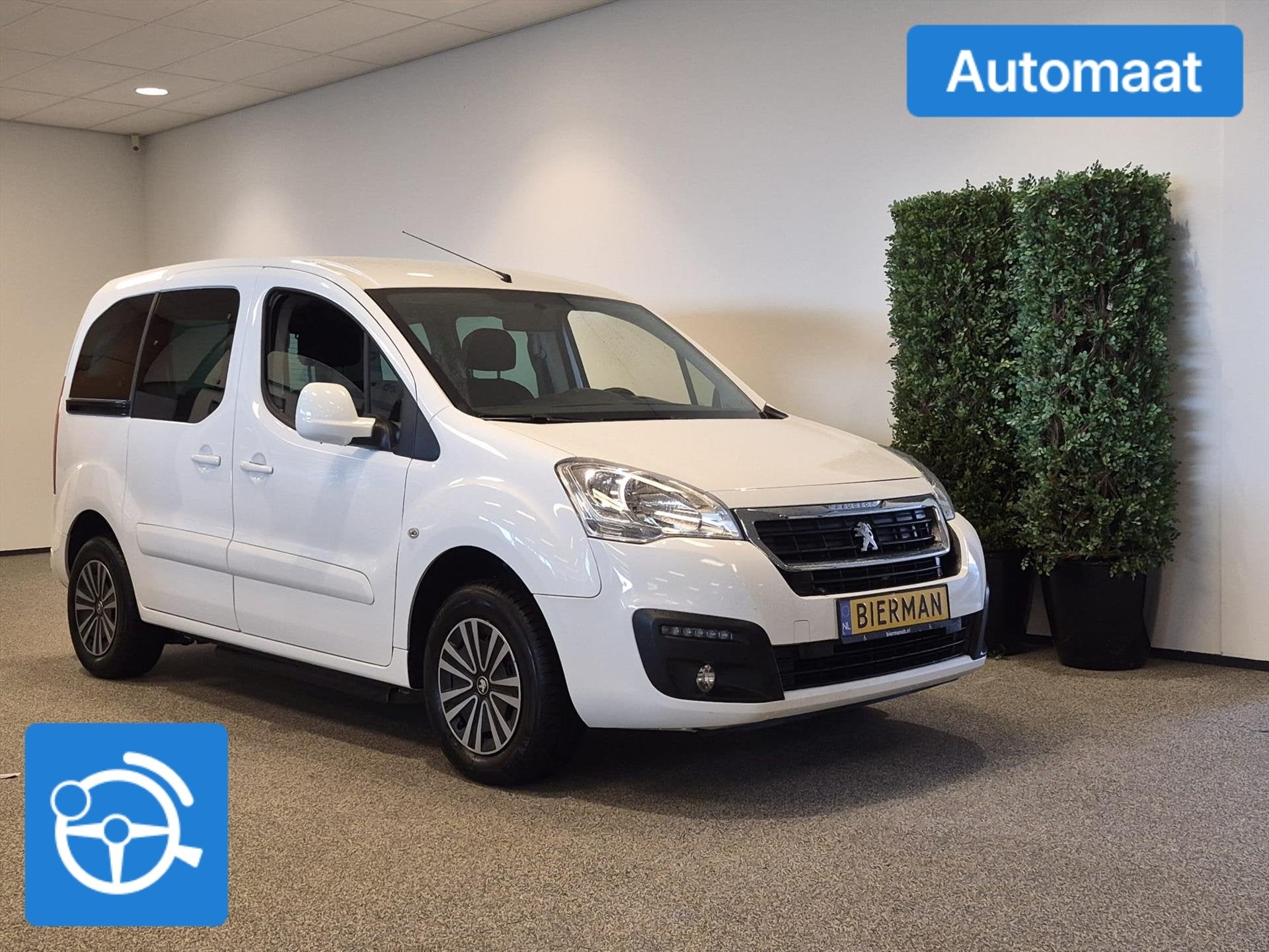 Peugeot Partner Rolstoelauto Automaat Zelfrijder Rolstoel 1e, Auto's, Automaat, 12 maanden, Stof, Gebruikt
