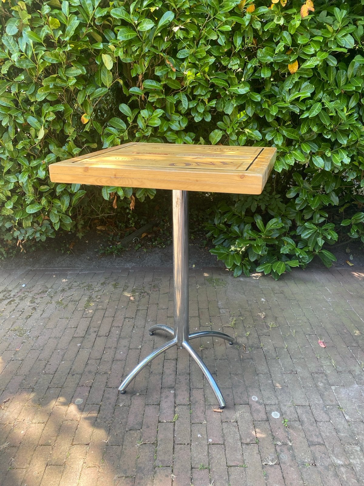 Hoge Bartafel met Houten Blad en Metalen Poot, Ophalen, Gebruikt