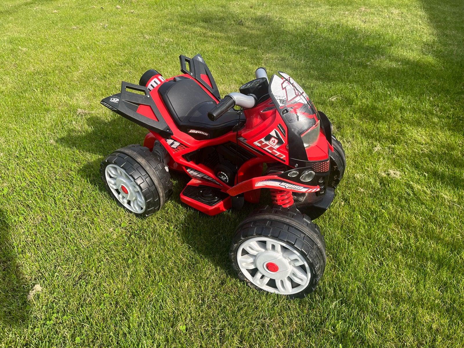 Kinderquad elektrisch - Accu dient vervangen te worden, Gebruikt
