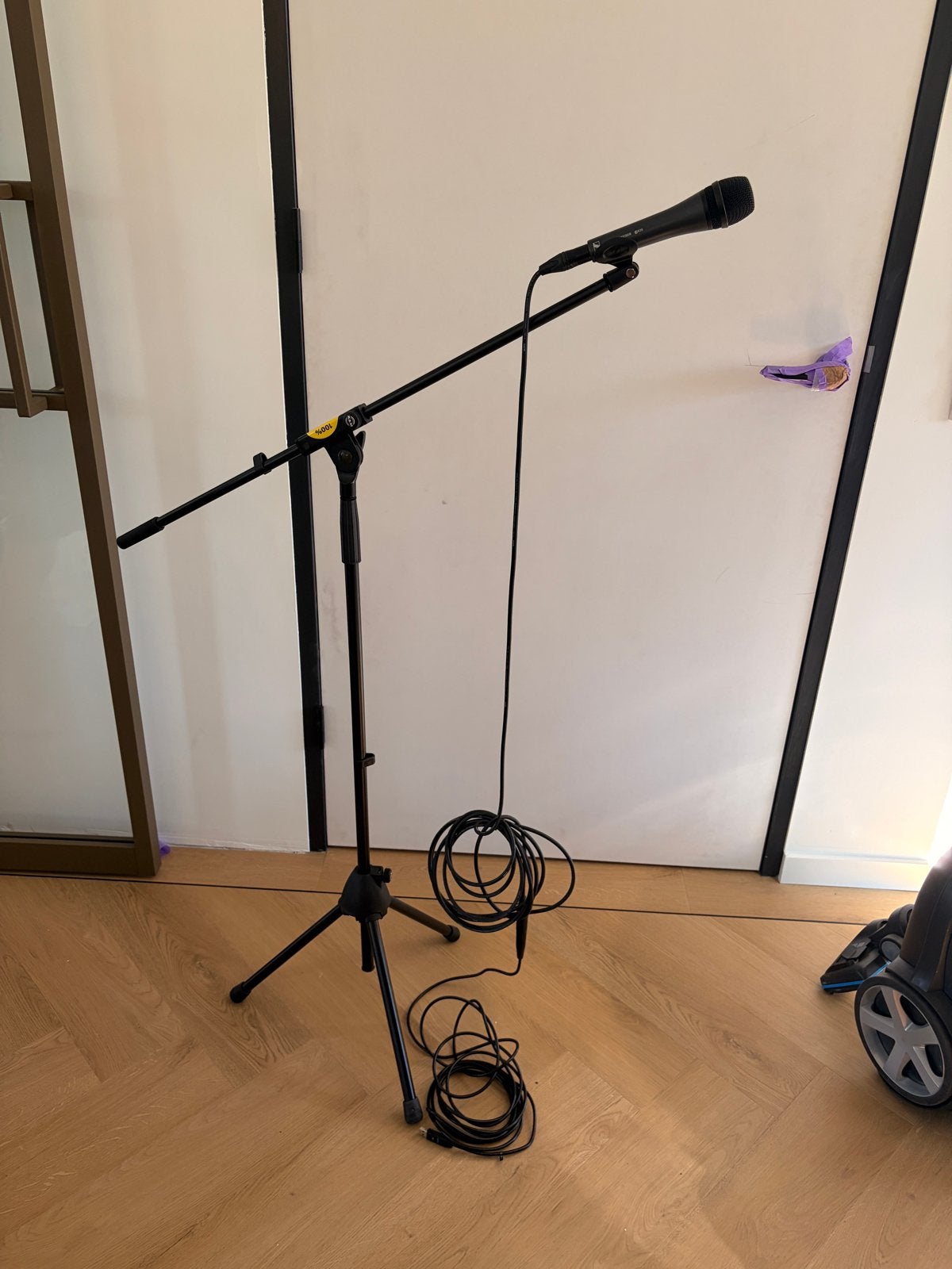 Sennheiser e835 microfoon + König & Meyer microfoonstandaard, Ophalen, Zo goed als nieuw, Zangmicrofoon