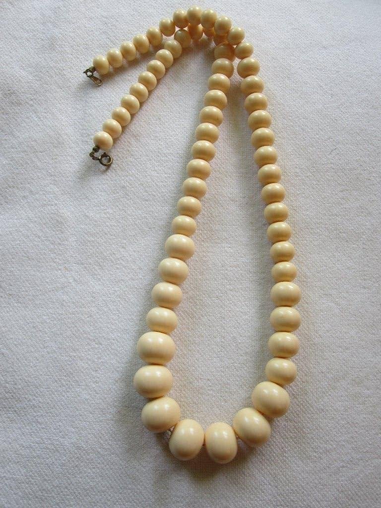 24.  Schitterende ketting, celluloid,  65 cm, Ophalen, Overige materialen, Ketting
