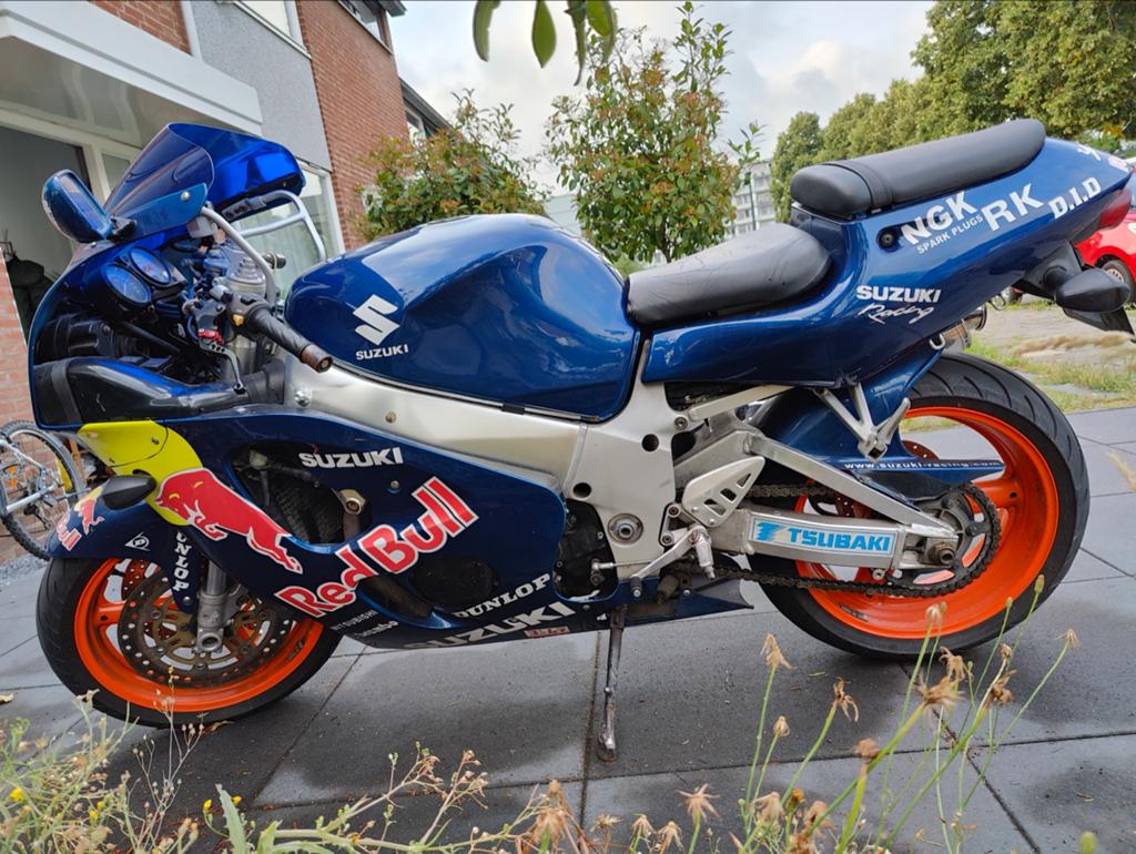 Suzuki GSX-R750 Sportmotor - 135 pk - Red Bull Editie, 750 cc, Sportuitlaat, 4 cilinders, Motorrijbewijs A