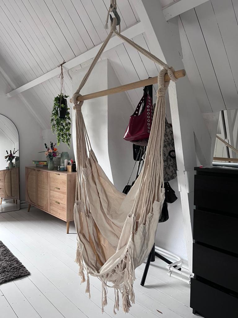 Comfortabele hangstoel met houten spreidstok, Tuin en Terras, Hangmatten, Zo goed als nieuw, Eenpersoons, Binnen, Ophalen of Verzenden