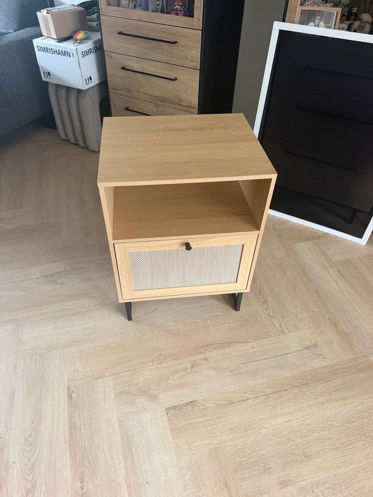 Modern Nachtkastje met Opbergruimte, Ophalen, Minder dan 45 cm, 55 tot 70 cm, Zo goed als nieuw