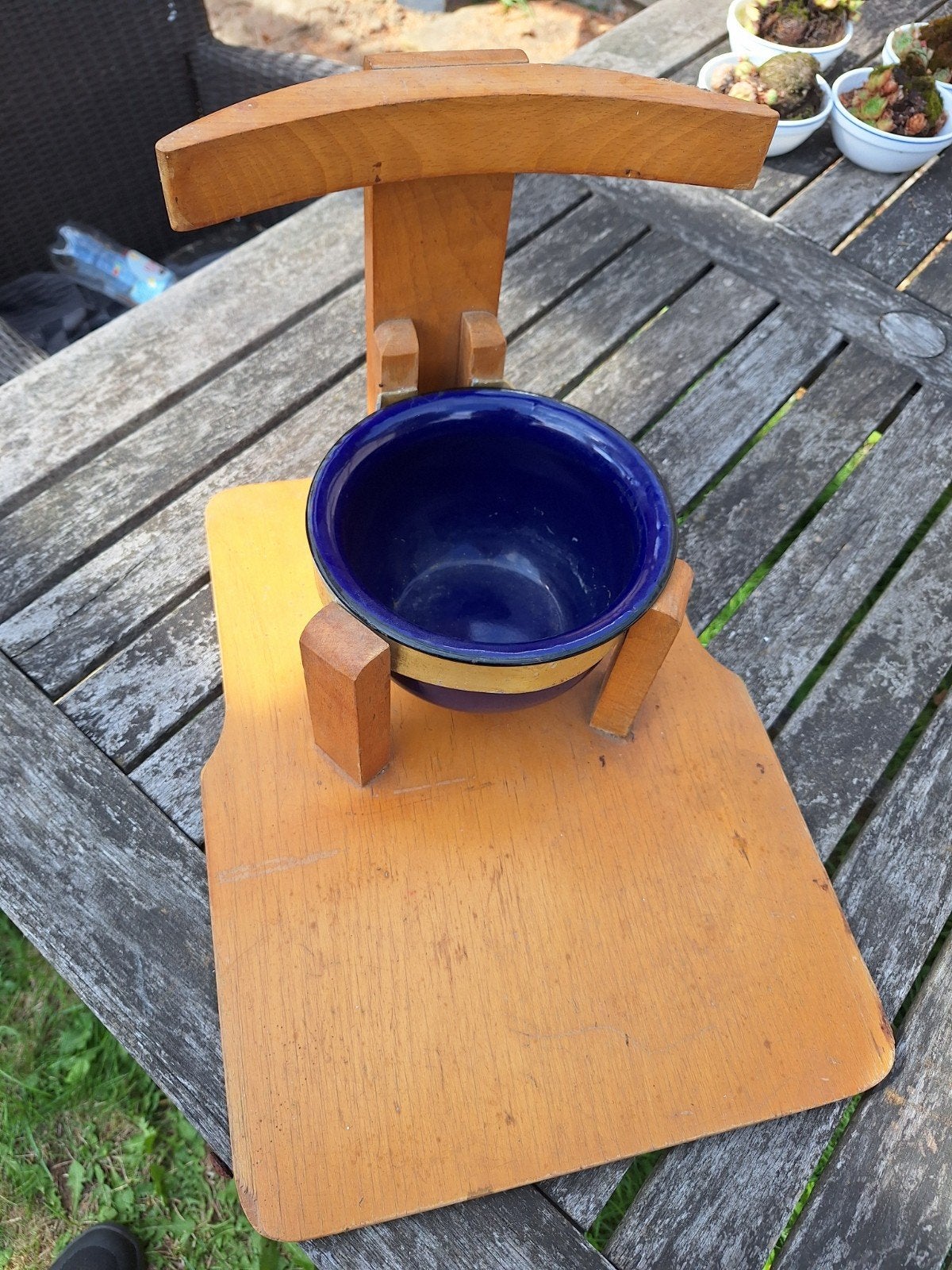 kindertroon, Verzenden