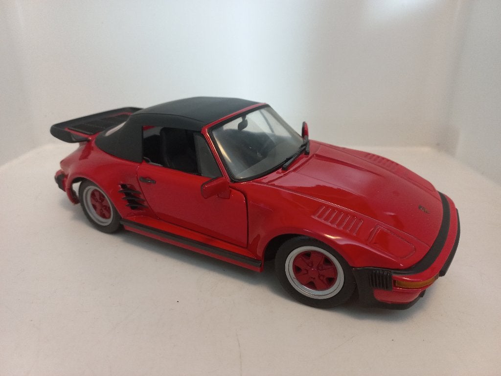 Porsche 930 Turbo Slant Nose Revell 1991 1:18 modelauto 147, Hobby en Vrije tijd, Modelauto's | 1:18, Ophalen of Verzenden, Zo goed als nieuw