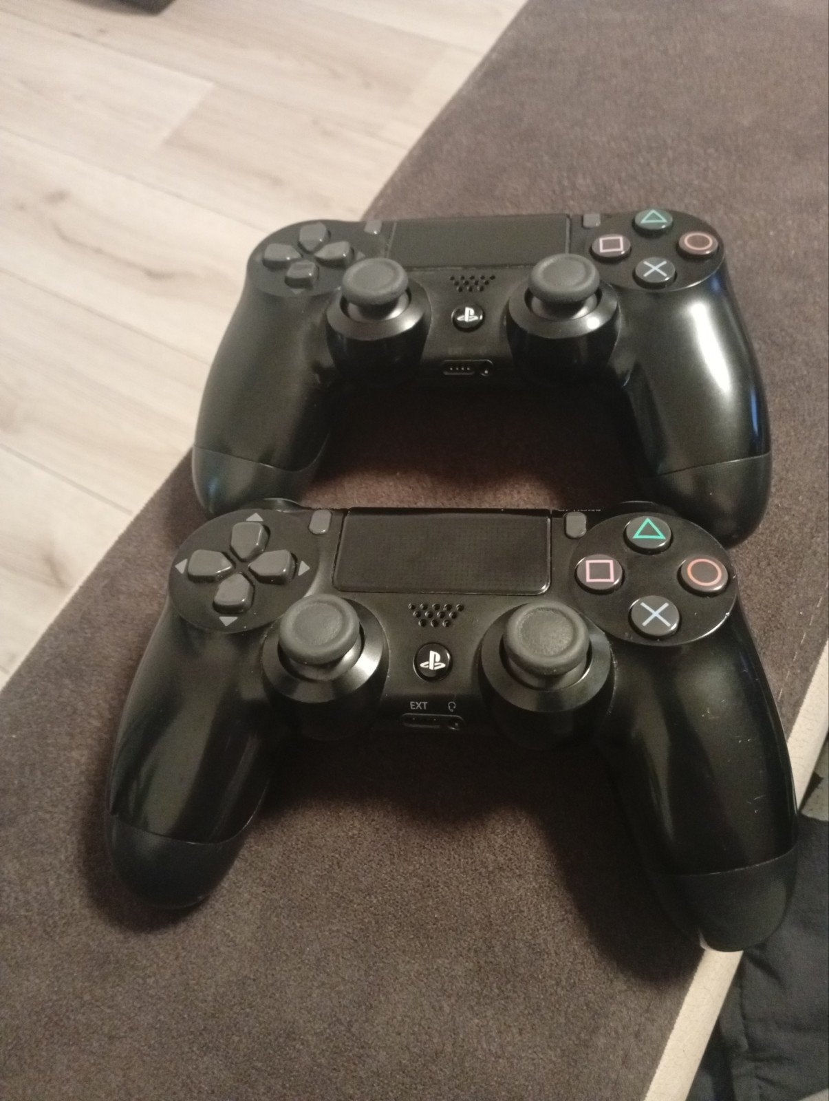 Grand Theft Auto V (GTA 5) PS4 met 2 controllers, Avontuur en Actie, Gebruikt, Vanaf 18 jaar, 2 spelers