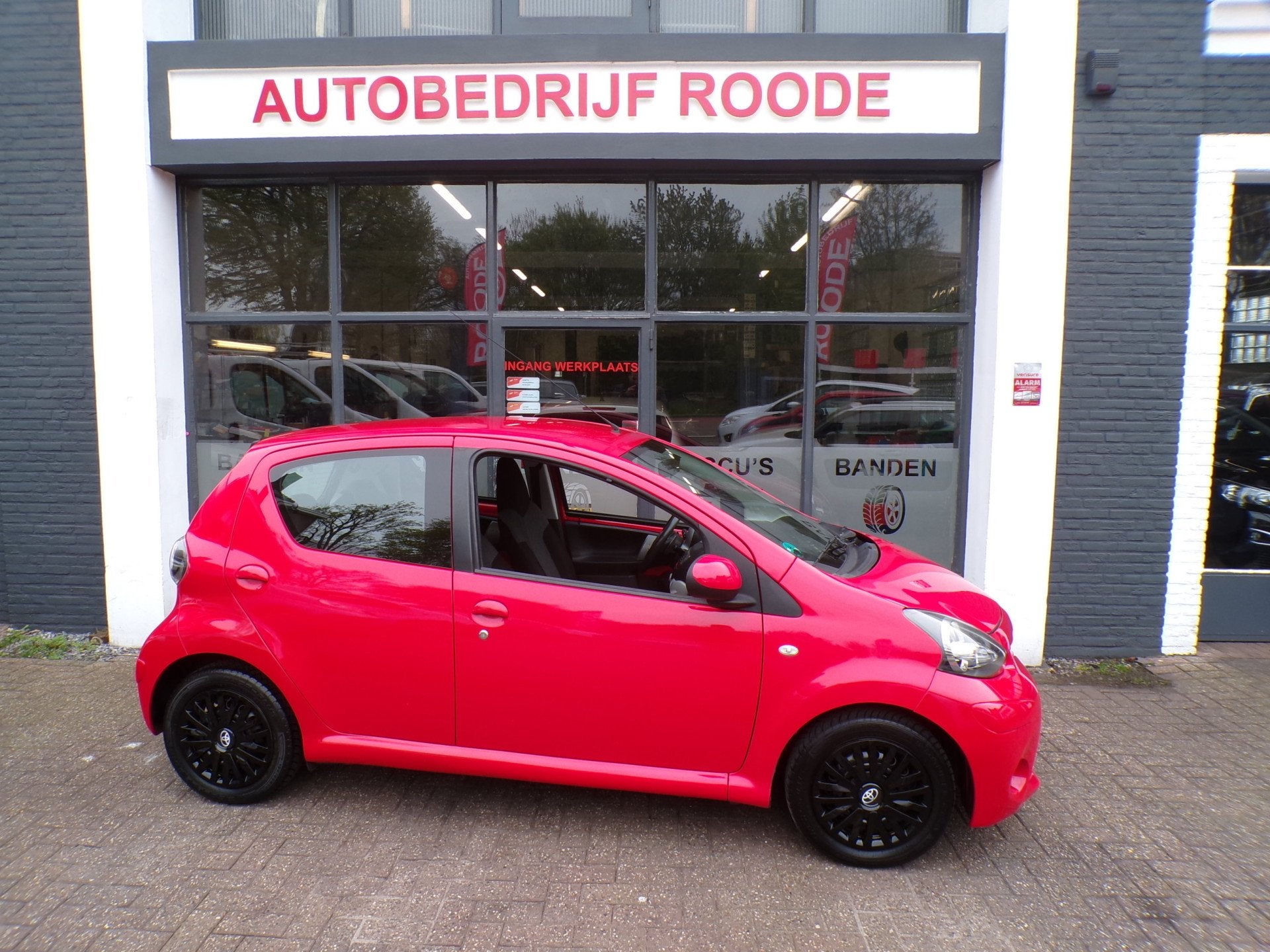 Toyota Aygo 1.0-12V Automaat Comfort Navigator AIRCO!, Auto's, Gebruikt, Met garantie (alle), 4 stoelen, 68 pk
